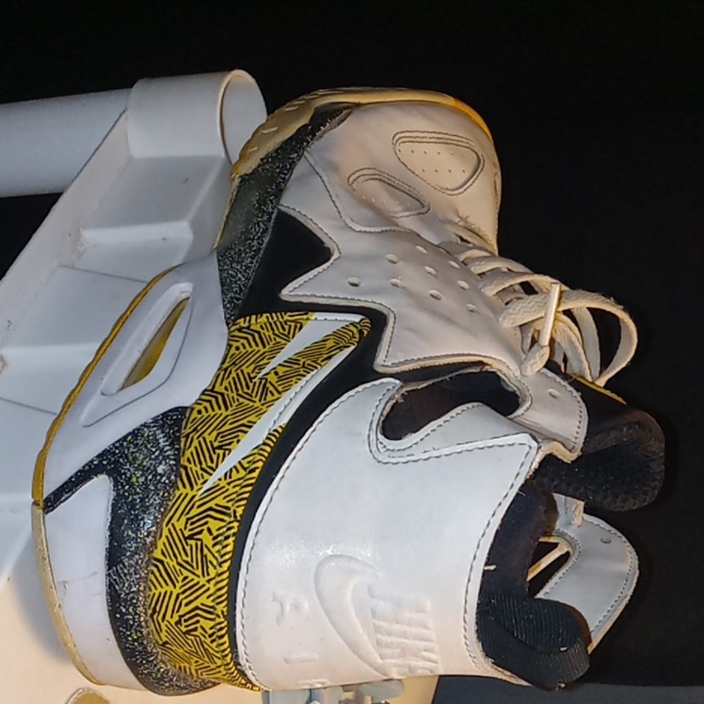 Size 13 NIKE AIR TECH CHALLENGE HUARACHE 630957 100 ANDRE AGASSI PE LE QS YELLOW